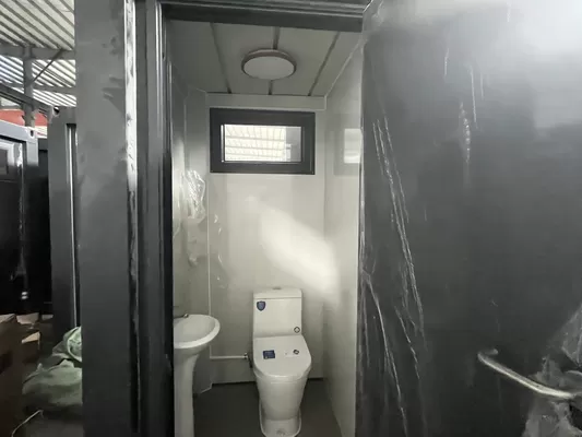 2.4M X 1M Flat Pack Portable Toilet With Stronger Frame And Insulated Wall, Prefabricated Plumbings And Wiring